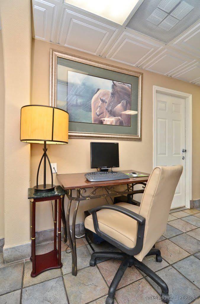 Western Executive Motel 3*